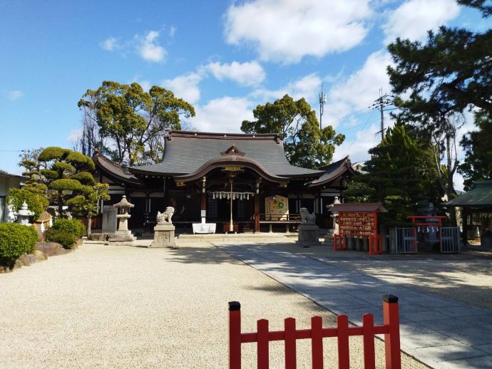 荒井神社境内